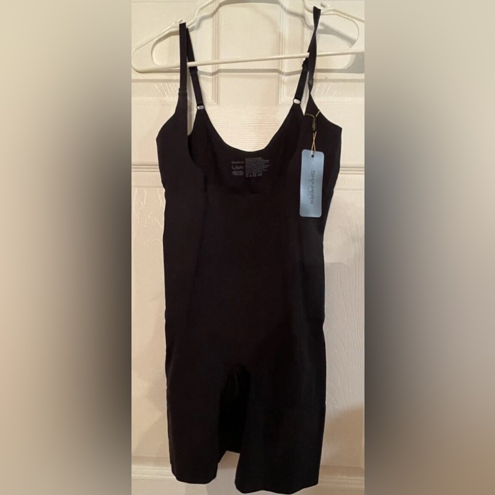 SHAPERX Fitness Women Black Top Yoga 1 piece Size Large L NWT
